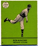 1941 Goudey Bb- #8 Bob Muncrief, Brown- Green Color Version