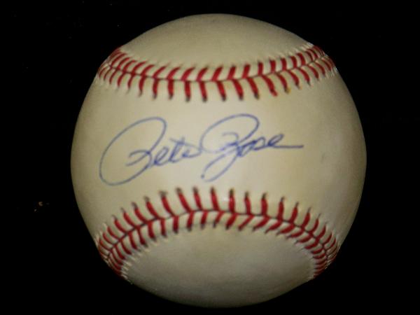 Pete Rose Autographed Official NL Giamatti Baseball