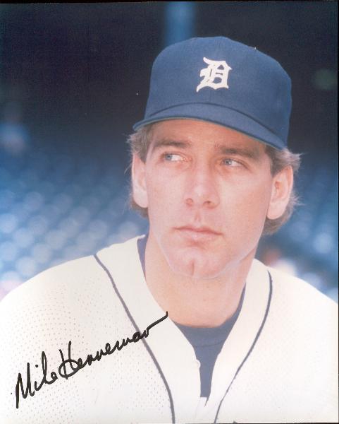 Mike Henneman Autographed 8x10