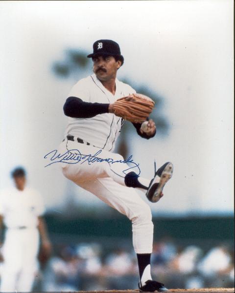 Willie Hernandez Autographed 8x10