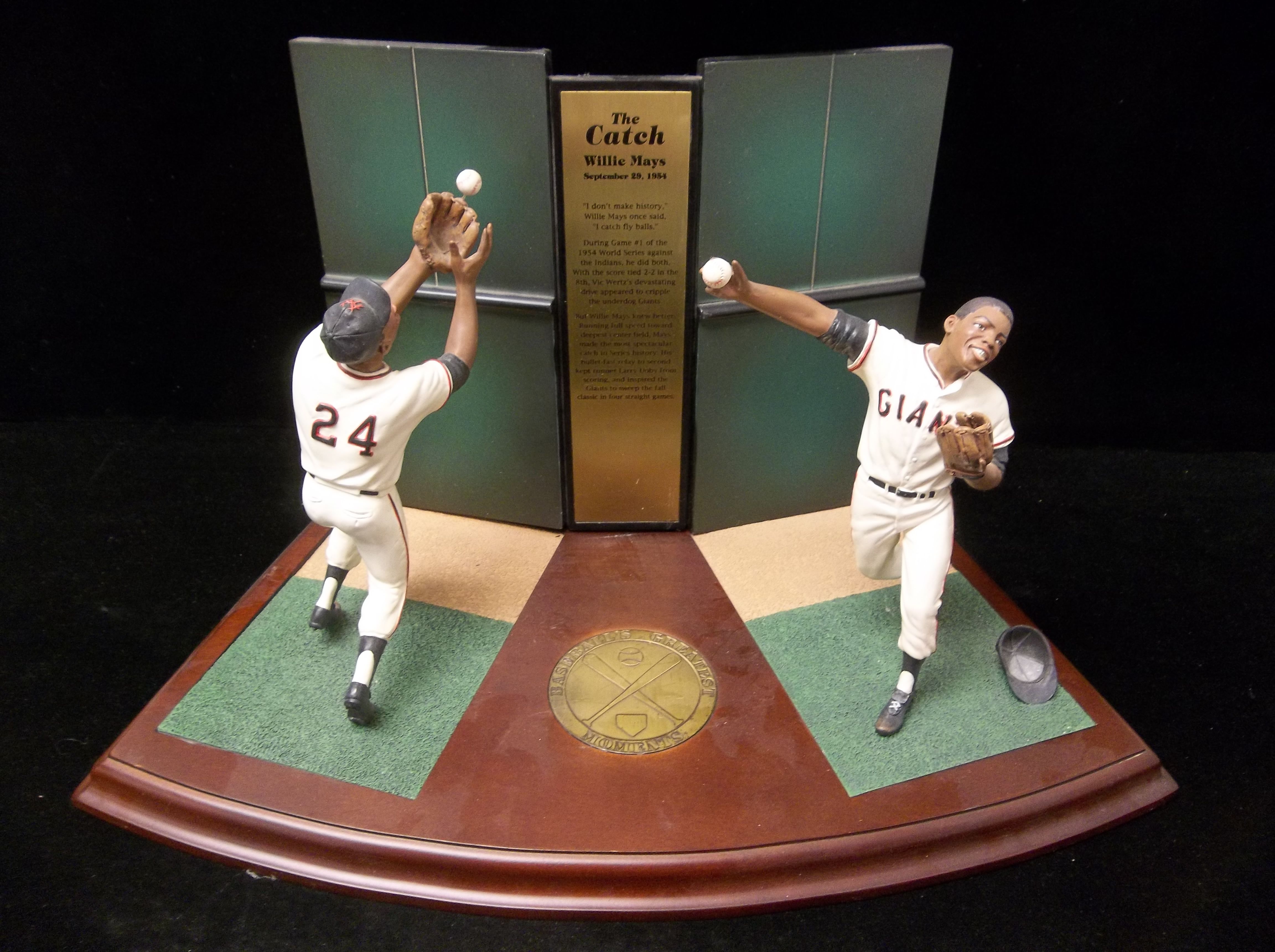 Lot Detail - Danbury Mint Two-Figure Willie Mays “The Catch” From the  Baseball's Greatest Moments Series