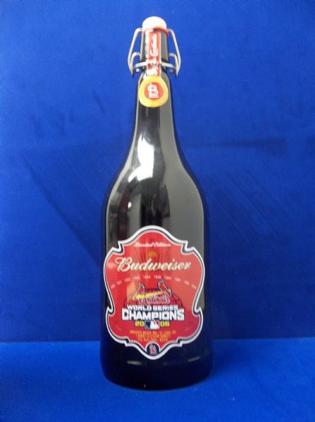 2006 Budweiser St. Louis Cardinals 1 Quart+ 14.5 Fluid Ounce World Series Champions Commemorative Unopened Glass Beer Bottle