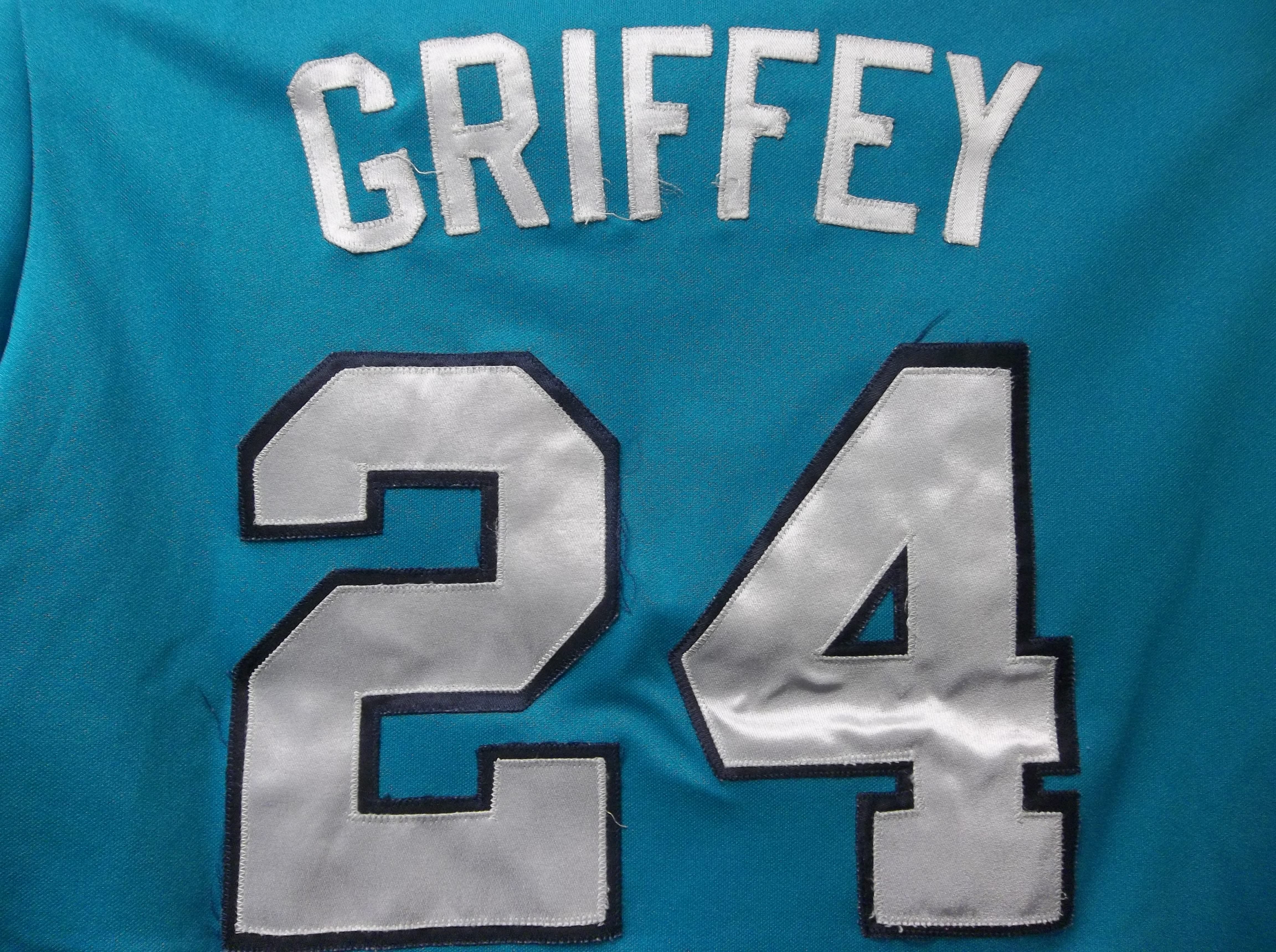 Lot Detail - Majestic Adult Large Seattle Mariners Ken Griffey Jr