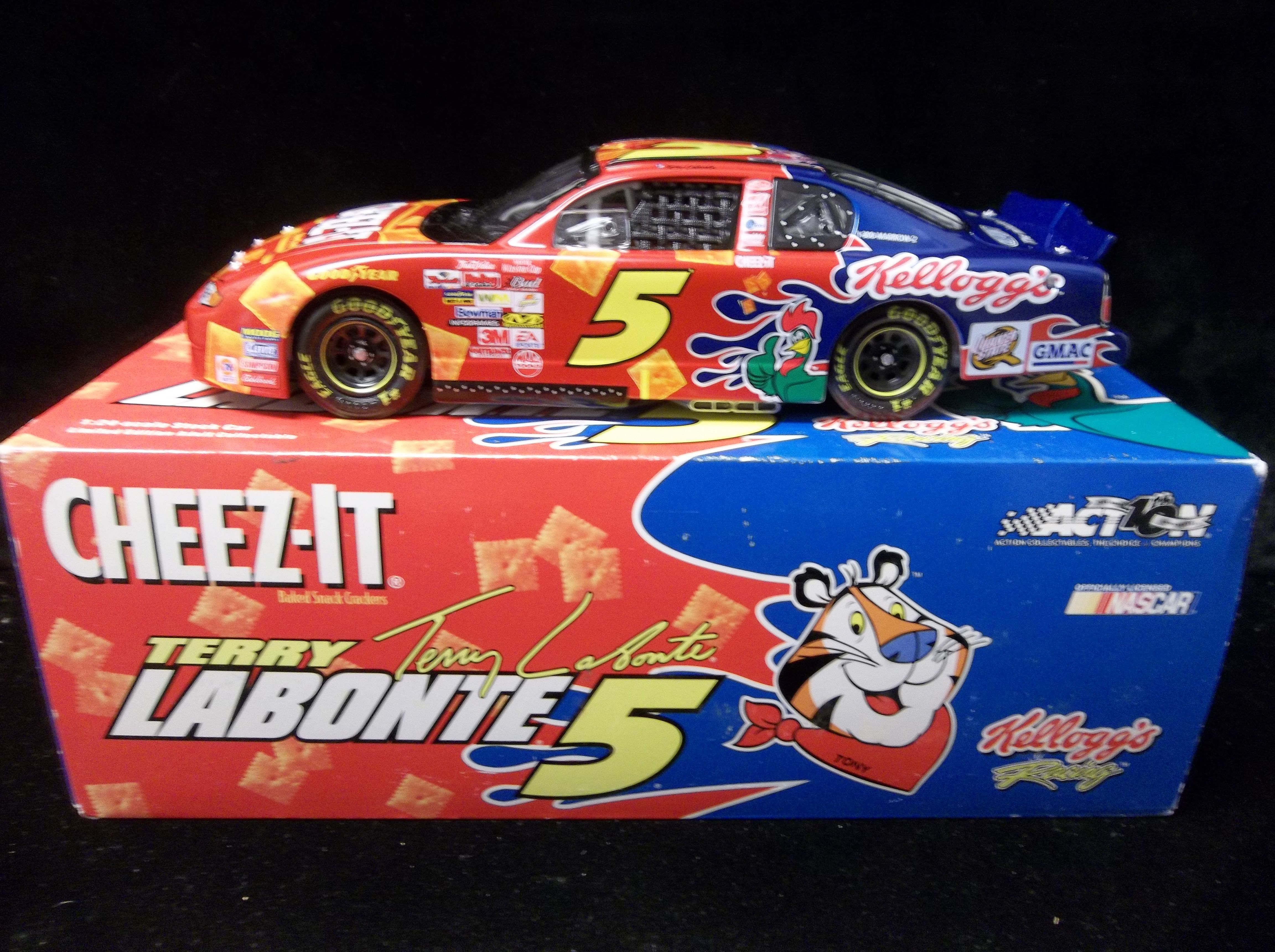 Lot Detail - 2002 Action 1:24 NASCAR Auto Racing Die-Cast