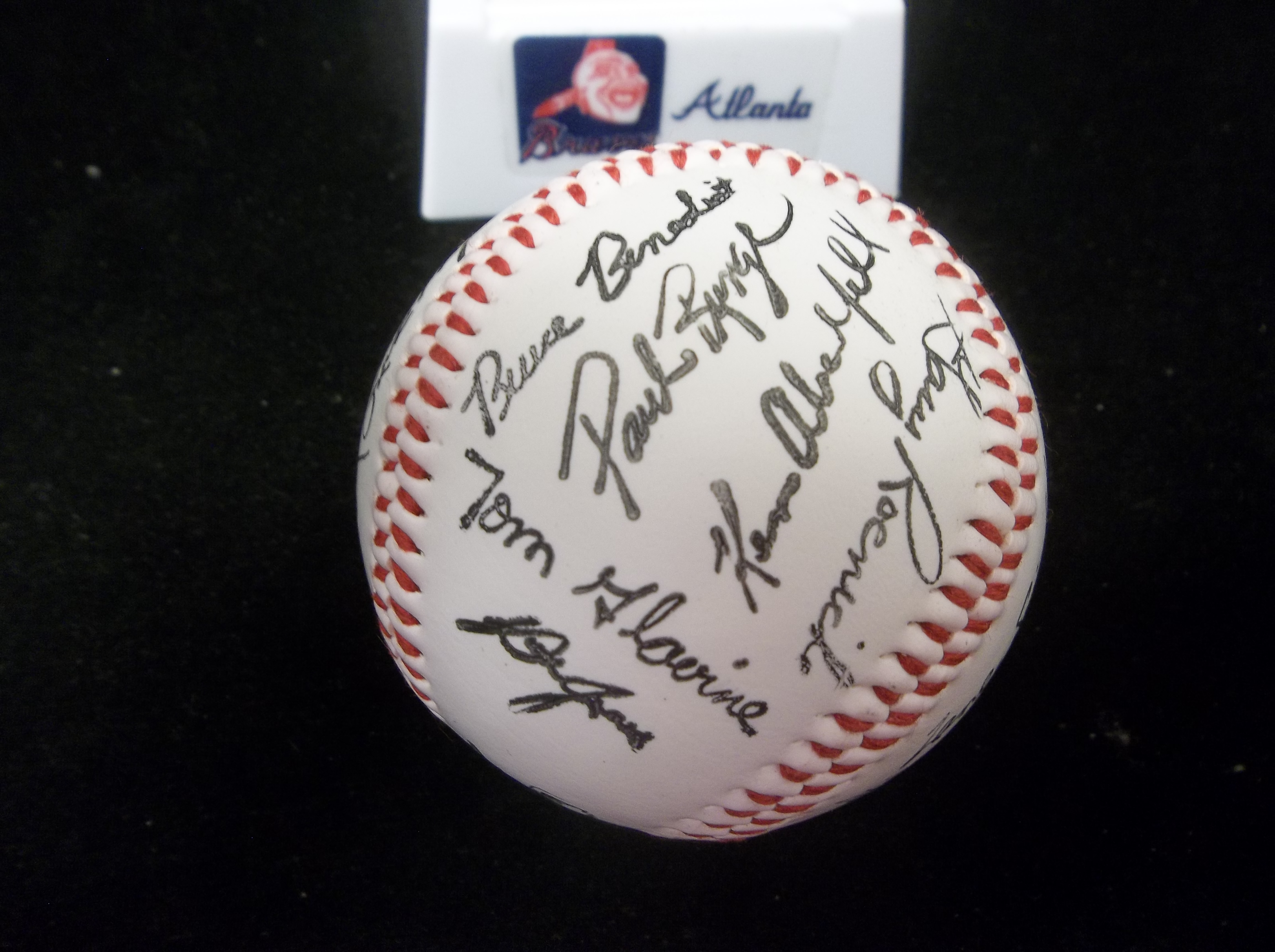 Lot Detail - 1982 Atlanta Braves Team Stamped Gift Shop ...