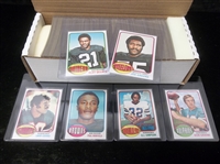 1976 Topps Football Starter Set in Penny Sleeves- 392 Diff.