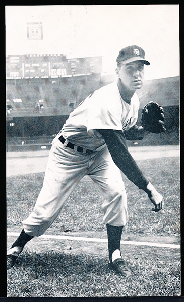 Autographed Phil Regan Detroit Tigers MLB J. D. McCarthy B/W Postcard