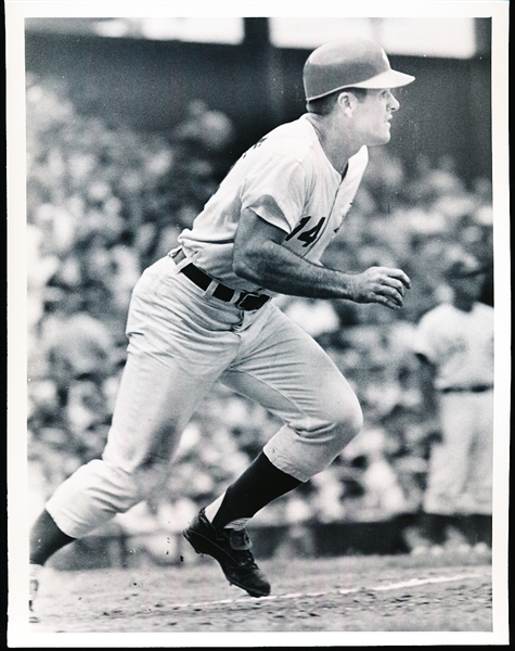 1969 Pete Rose Cincinnati Reds MLB B/W 7” x 9” Game Action Photo