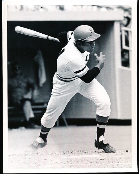 Early 1970’s Roberto Clemente Pittsburgh Pirates MLB B/W Game Action 7” x 9” Photo