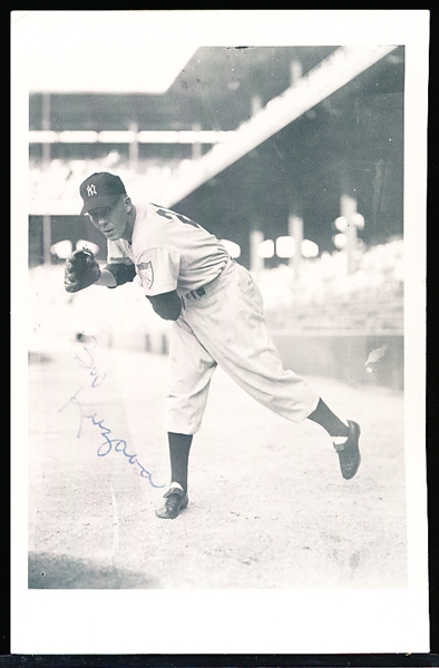 Autographed N.Y. Yankees MLB B/W Photo Postcard- Bob Kuzava, Yankees