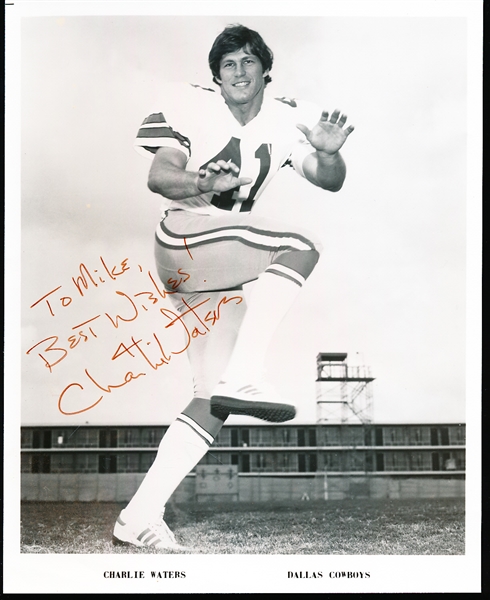 Autographed Charlie Waters Dallas Cowboys NFL B/W 8” x 10” Team Issued Photo