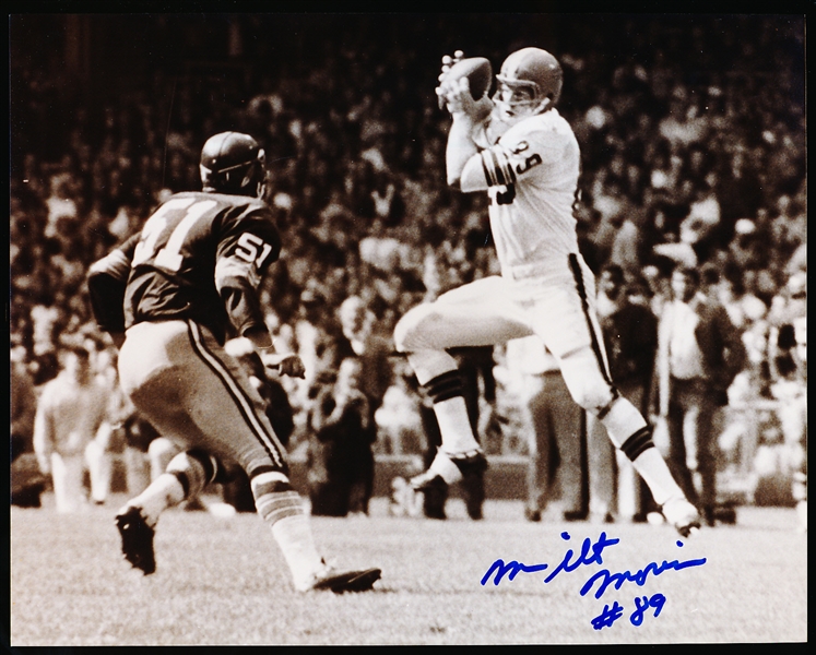 Autographed Milt Morin Cleveland Browns NFL B/W 8” x 10” Photo