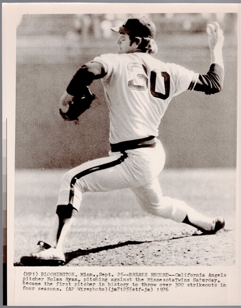 Sept. 25, 1976 Nolan Ryan, Angels AP MLB B/W 8” x 10” Wirephoto